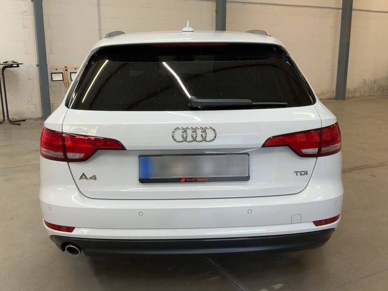 Audi A4 2.0 TDI Sport — zdjęcie 5