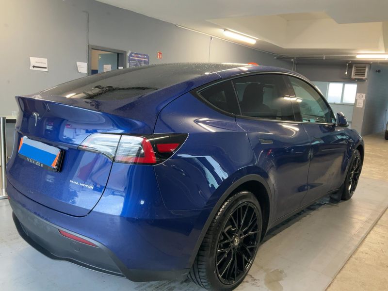 Tesla Model Y Max Range Dual AWD AWD — zdjęcie 6