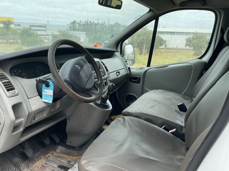 Renault Trafic 2.0 dCi L1H1 2,7t verglast — zdjęcie 3