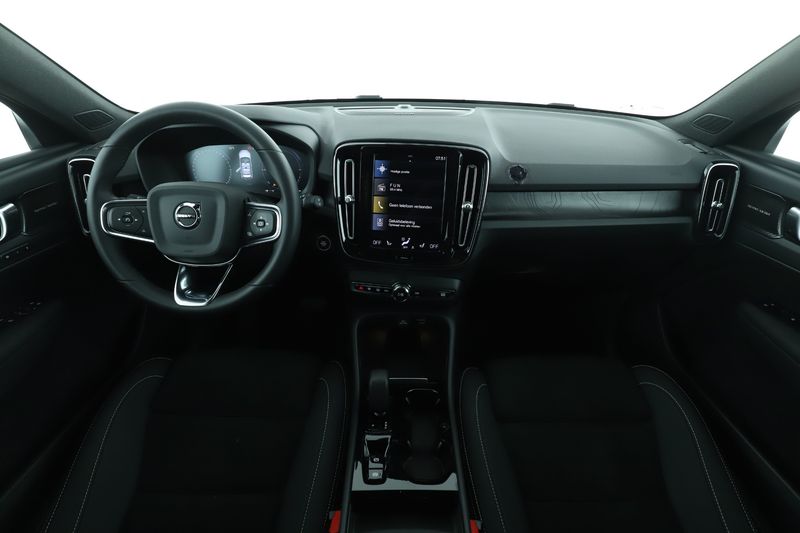 Volvo XC40 1.5 T4 Recharge Plug-in Hybrid Plus Dark 2WD 2023 – снимка 17