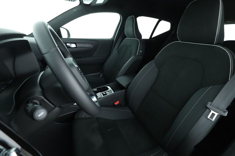 Volvo XC40 1.5 T4 Recharge Plug-in Hybrid Plus Dark 2WD 2023 – снимка 16