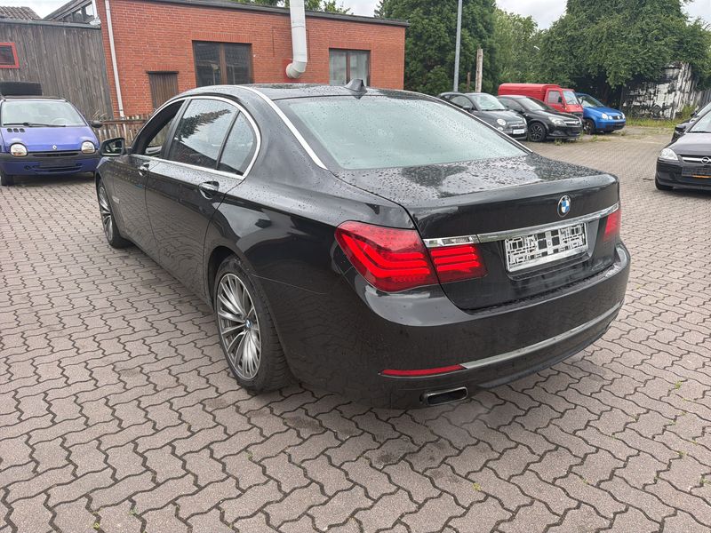 BMW 7er 750i L — zdjęcie 3