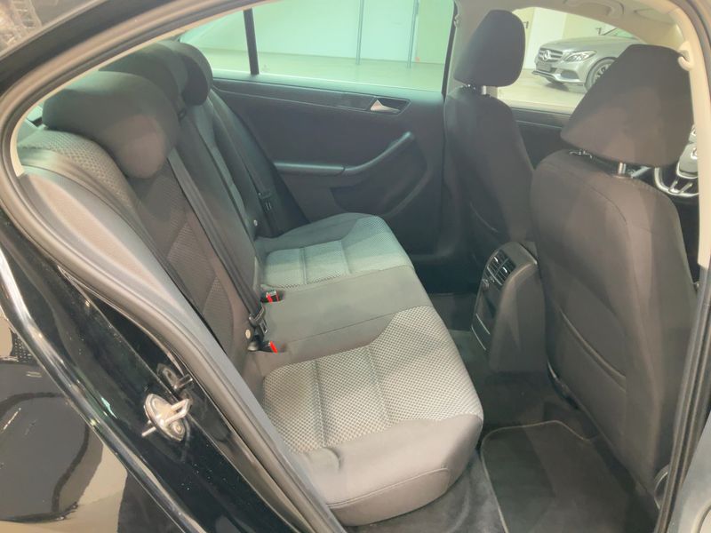 Volkswagen Jetta 1.4 TSI BlueMotion Tech — zdjęcie 14
