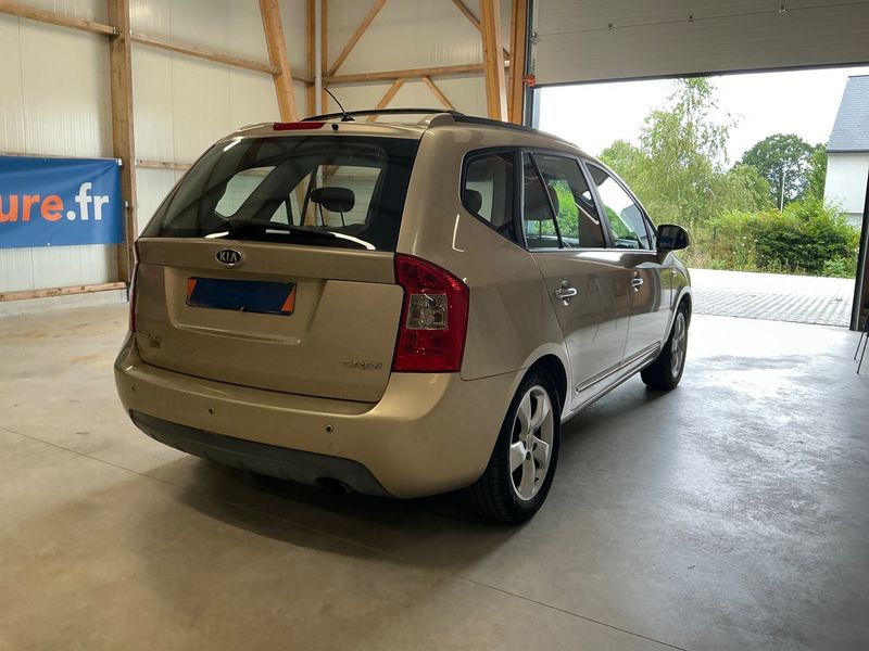 Kia Carens 2.0 CRDi Active — zdjęcie 2