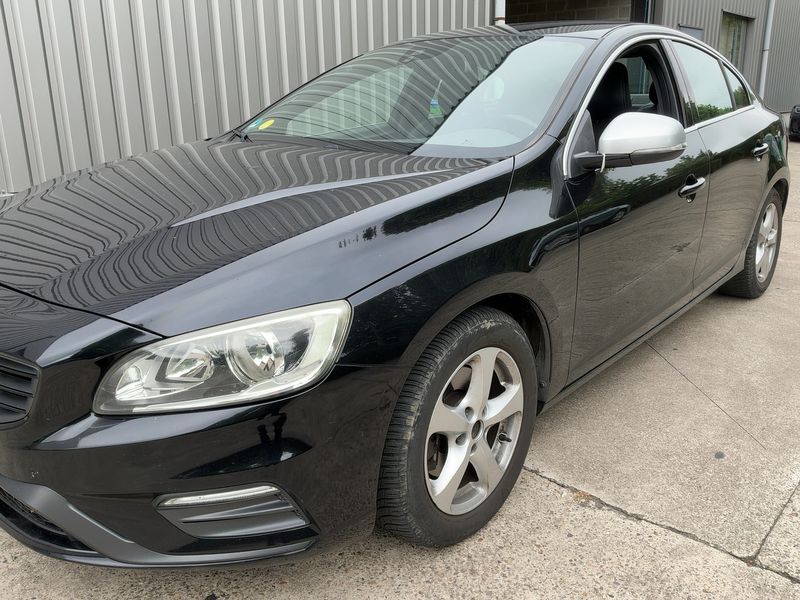 Volvo S60 1.6 D2 R-Design — zdjęcie 2