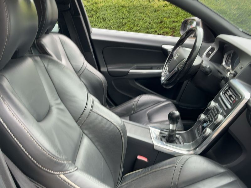 Volvo S60 1.6 D2 R-Design — zdjęcie 11