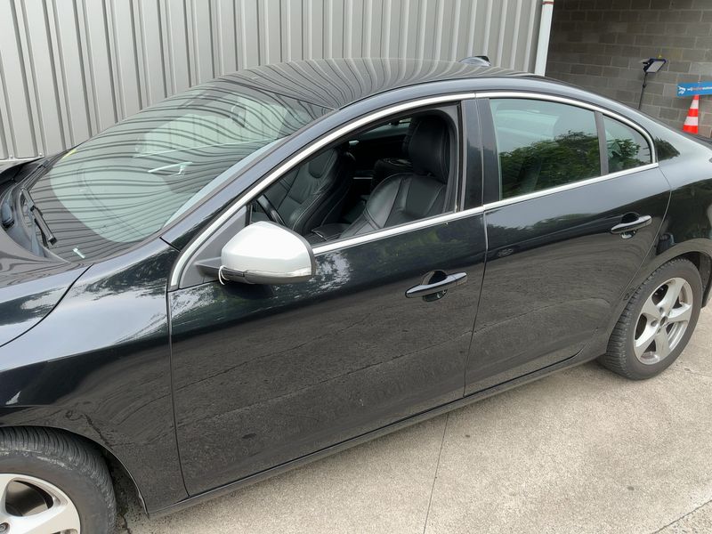 Volvo S60 1.6 D2 R-Design — zdjęcie 4