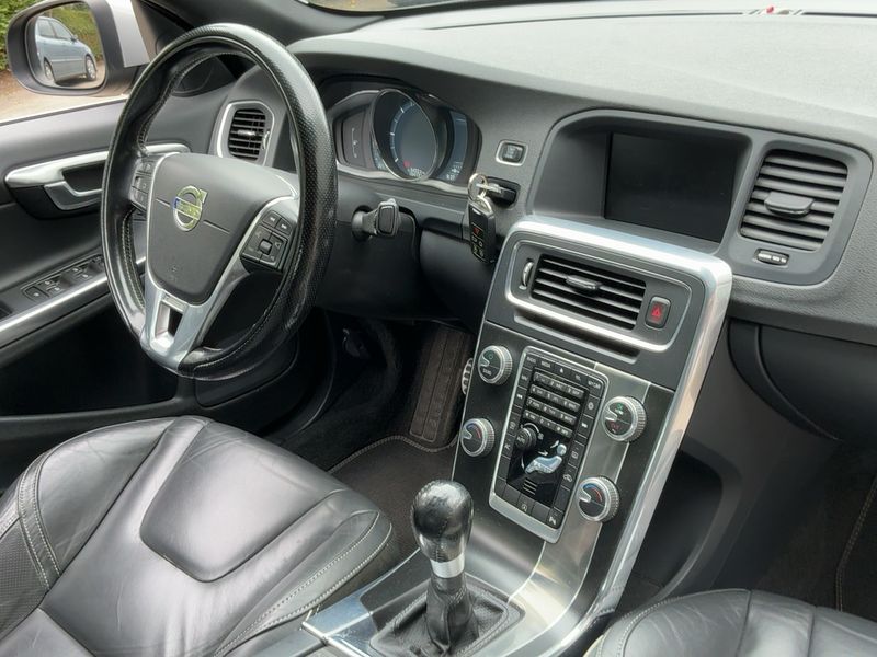 Volvo S60 1.6 D2 R-Design — zdjęcie 12