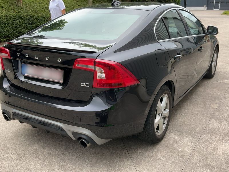 Volvo S60 1.6 D2 R-Design — zdjęcie 6