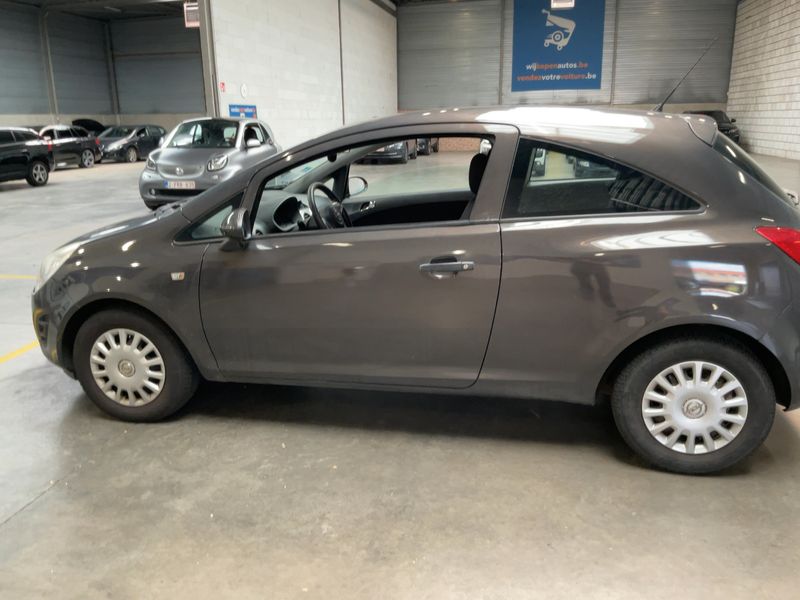 Opel Corsa 1.2 Selection 2013 – снимка 4