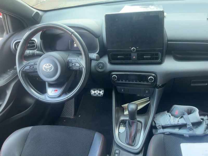Toyota Yaris 1.5 Hybrid GR Sport 2024 – снимка 18