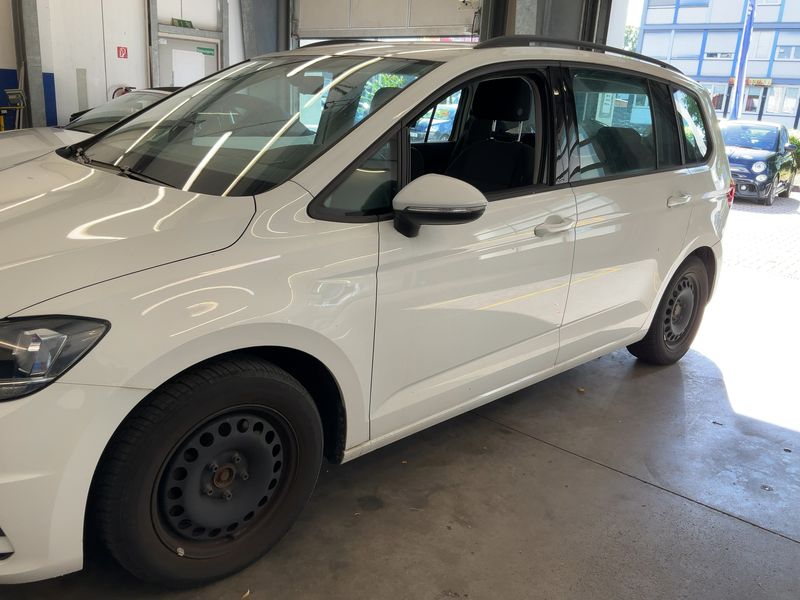 Volkswagen Touran 1.2 TSI Comfortline BlueMotion Tech — zdjęcie 2