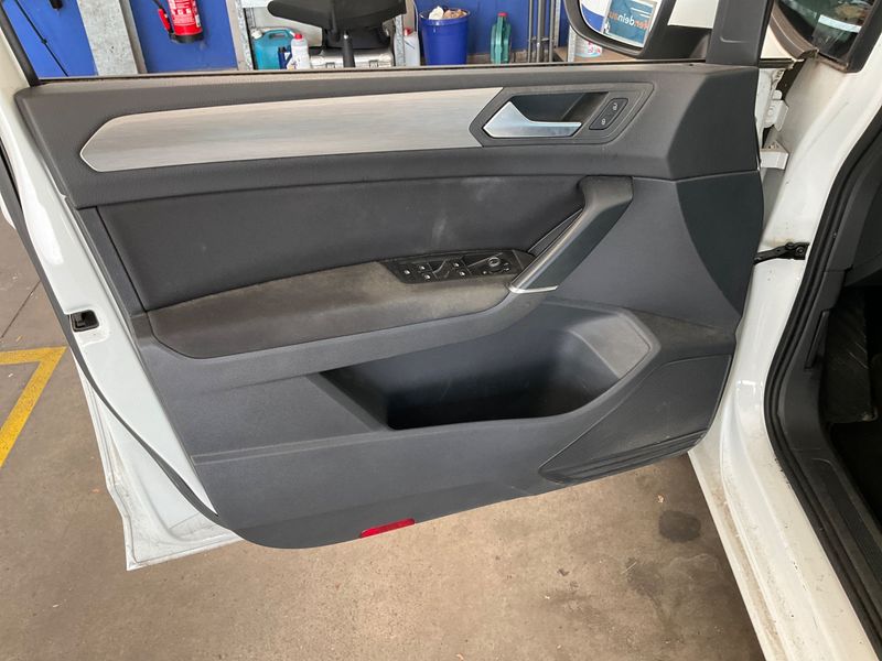 Volkswagen Touran 1.2 TSI Comfortline BlueMotion Tech 2016 – снимка 26