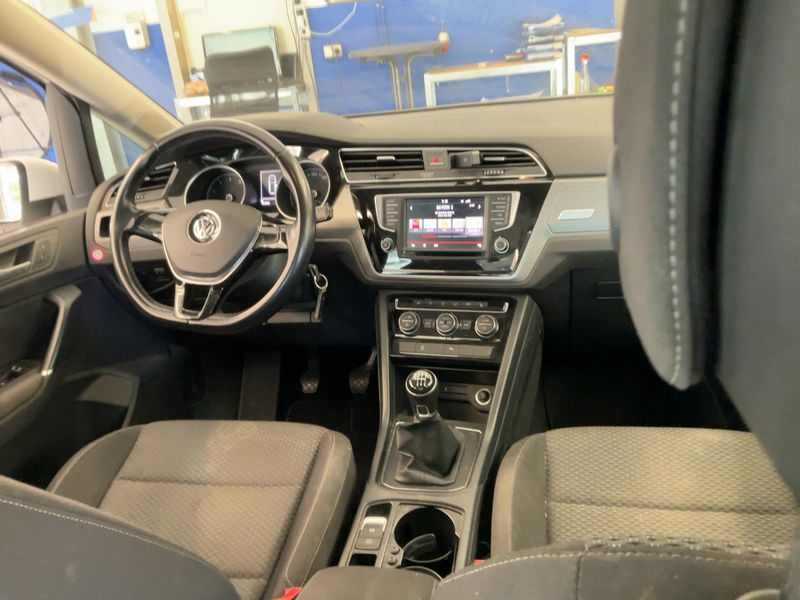 Volkswagen Touran 1.2 TSI Comfortline BlueMotion Tech — zdjęcie 12