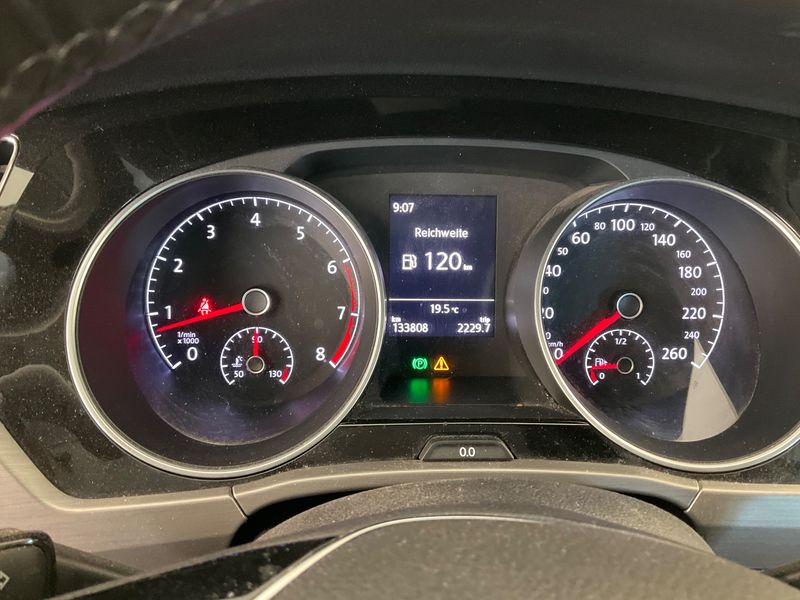 Volkswagen Touran 1.2 TSI Comfortline BlueMotion Tech — zdjęcie 13