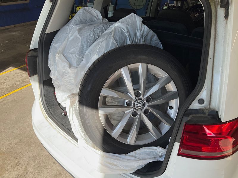 Volkswagen Touran 1.2 TSI Comfortline BlueMotion Tech 2016 – снимка 15