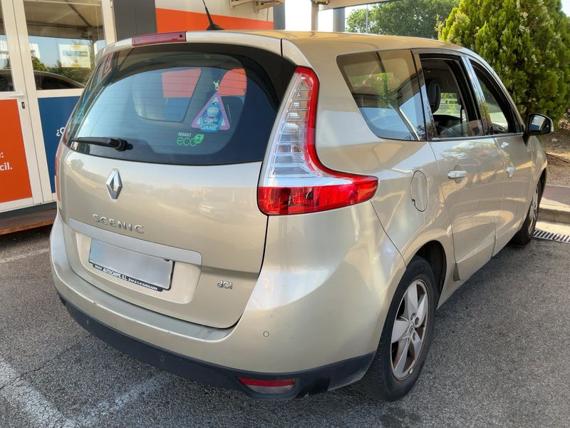 Renault Grand Scenic 1.5 dCi Dynamique 2011 – снимка 8