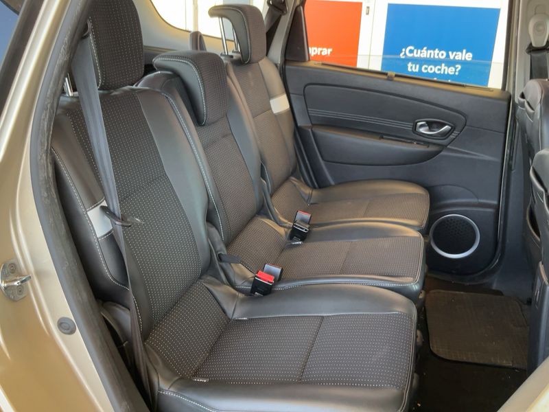 Renault Grand Scenic 1.5 dCi Dynamique 2011 – снимка 19