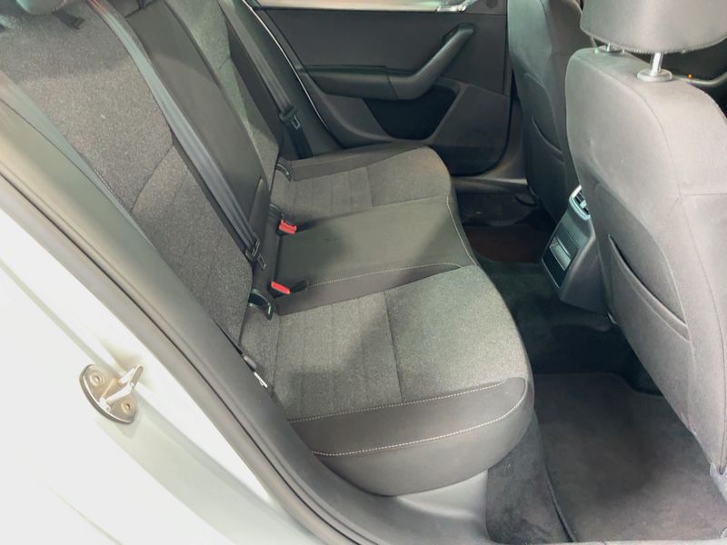 Skoda Octavia 1.0 TSI Soleil — zdjęcie 14