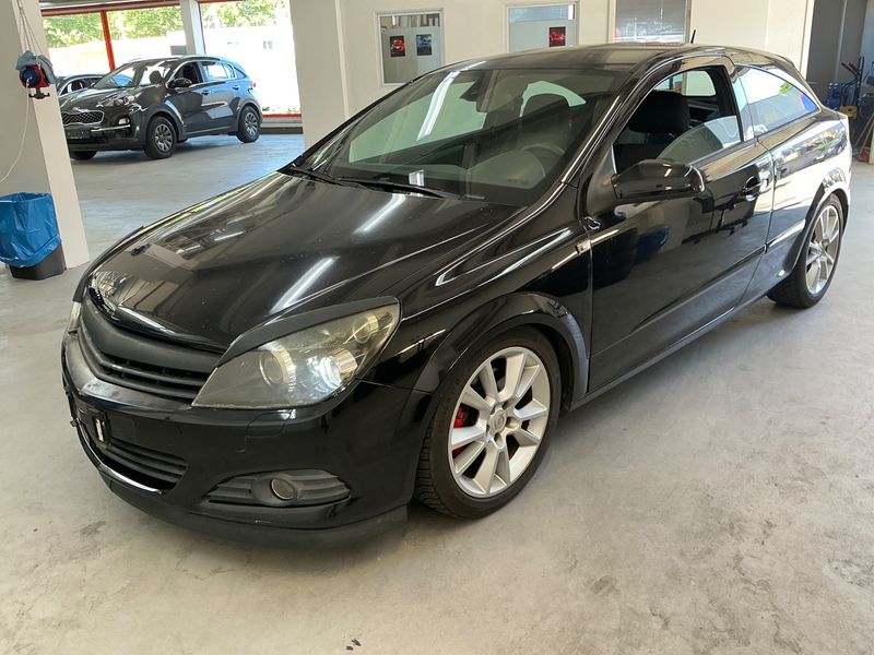 Opel Astra GTC 2.0 Turbo Sport