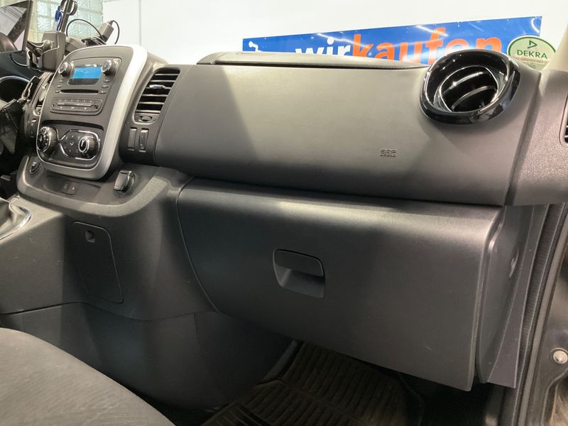 Renault Trafic 1.6 dCi Energy L1H1 SpaceClass 2018 – снимка 30