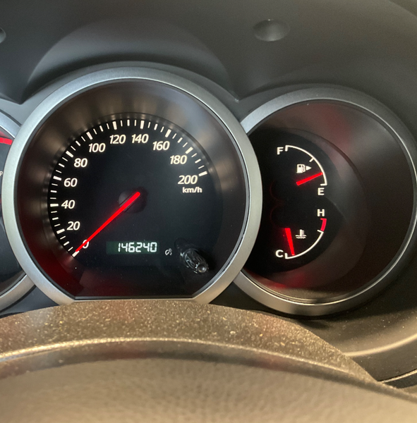 Suzuki Grand Vitara 1.9 DDiS Executive — zdjęcie 13