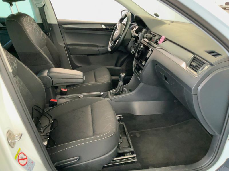 Skoda Rapid Spaceback 1.0 TSI Clever — zdjęcie 11