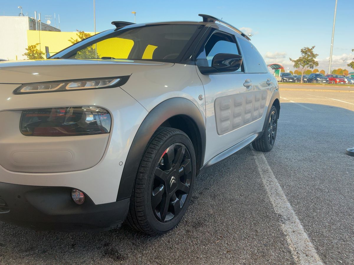 Citroen C4 Cactus 1.6 Blue-HDi Shine