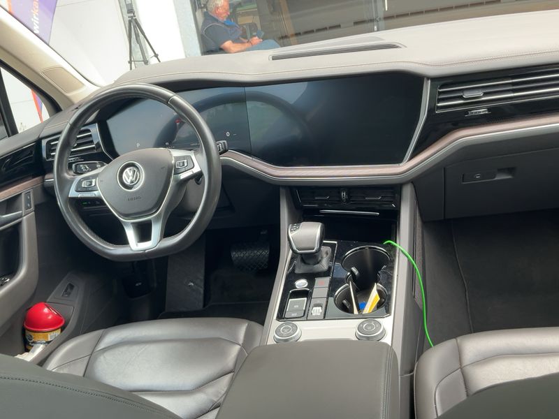 Volkswagen Touareg 3.0 V6 TDI Atmosphere 4Motion — zdjęcie 12