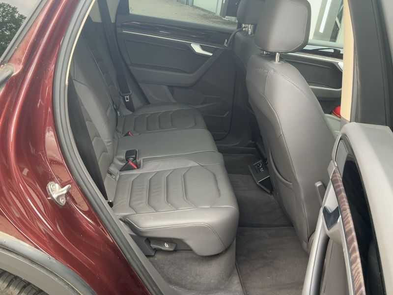 Volkswagen Touareg 3.0 V6 TDI Atmosphere 4Motion — zdjęcie 14