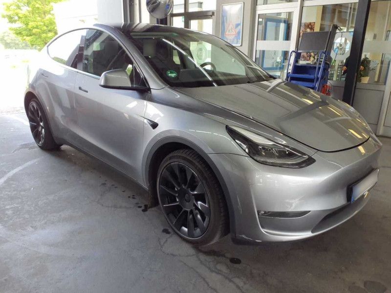 Tesla Model Y Max Range Dual AWD AWD