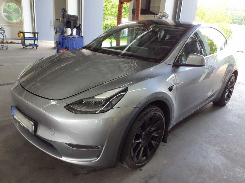 Tesla Model Y Max Range Dual AWD AWD