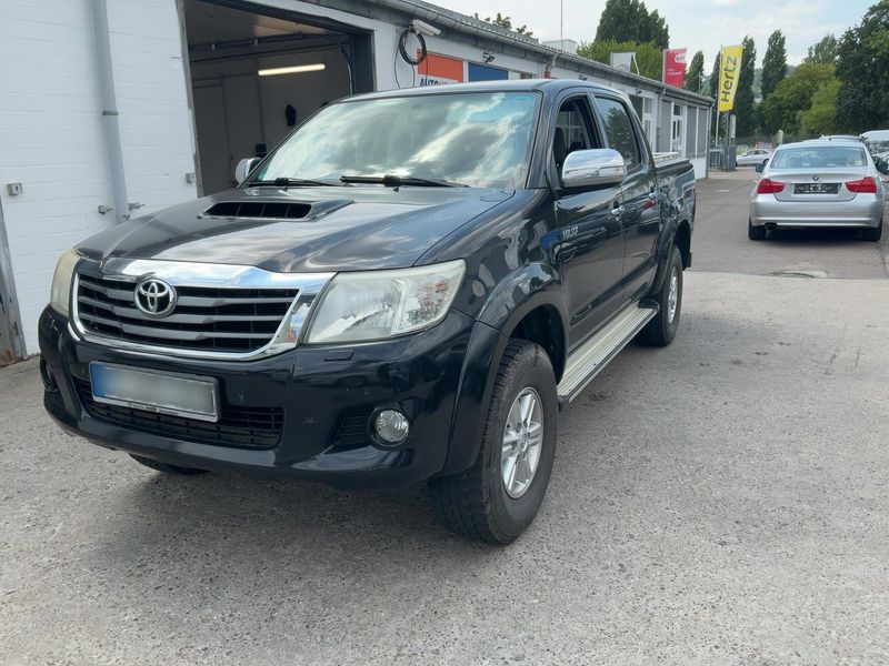 Toyota Hilux 3.0 Turbodiesel Double Cab Life 4x4 — zdjęcie 2