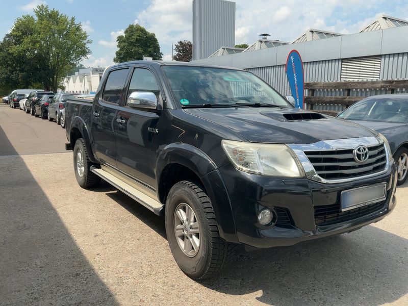 Toyota Hilux 3.0 Turbodiesel Double Cab Life 4x4 — zdjęcie 8