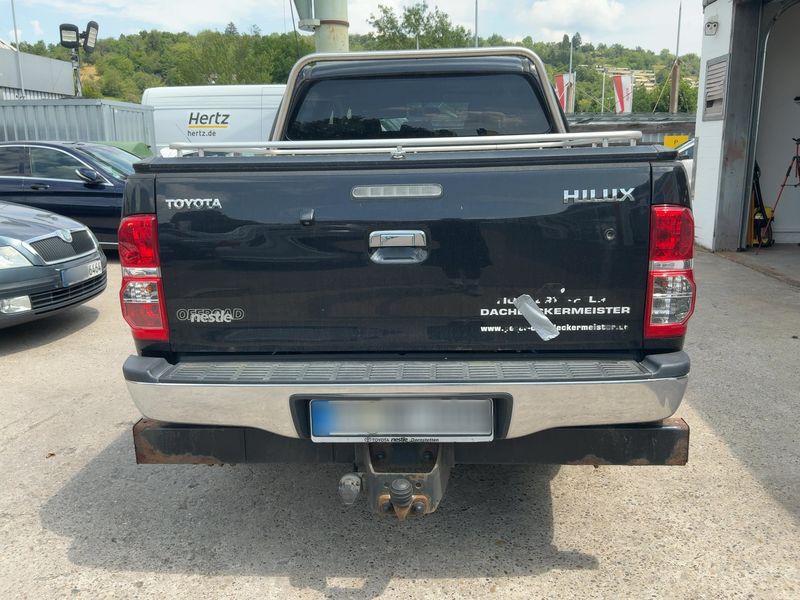 Toyota Hilux 3.0 Turbodiesel Double Cab Life 4x4 — zdjęcie 5