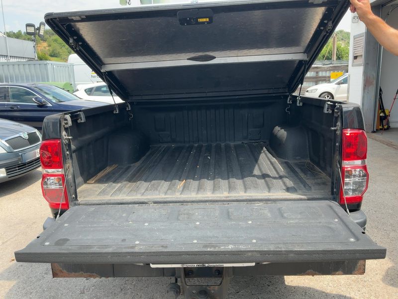 Toyota Hilux 3.0 Turbodiesel Double Cab Life 4x4 — zdjęcie 10