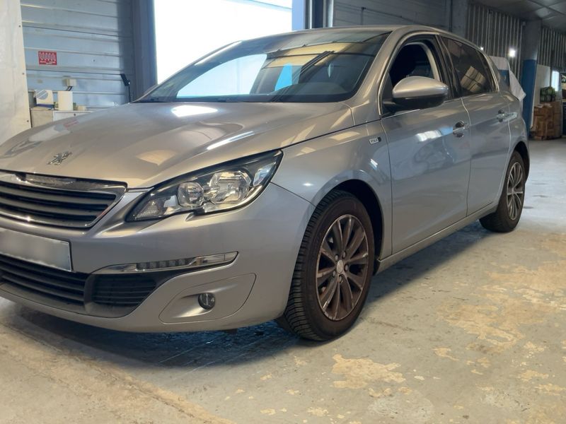 Peugeot 308 1.6 Blue-HDi Style — zdjęcie 2