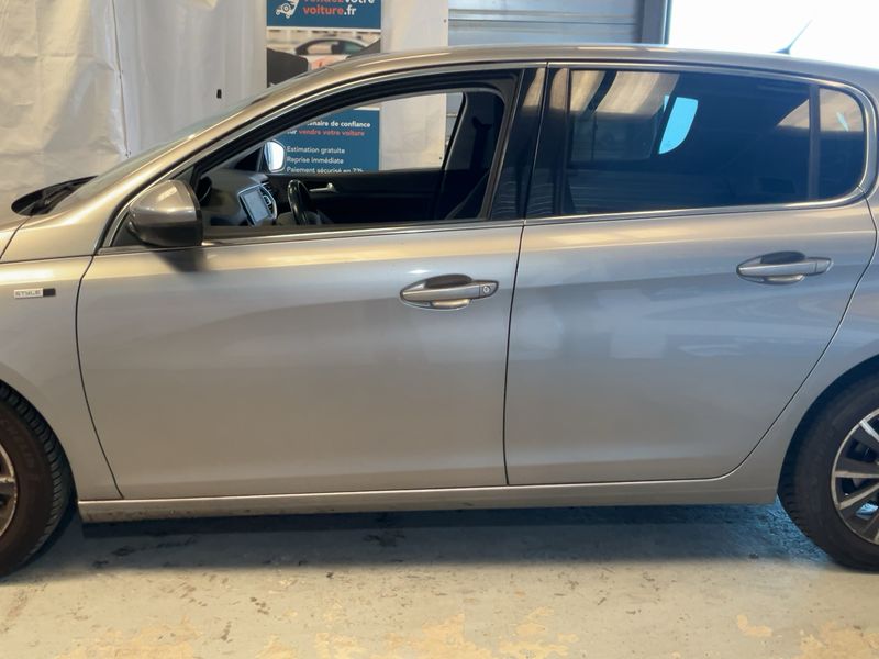 Peugeot 308 1.6 Blue-HDi Style — zdjęcie 4