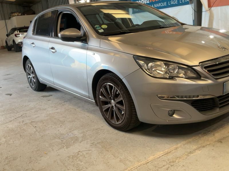 Peugeot 308 1.6 Blue-HDi Style — zdjęcie 8