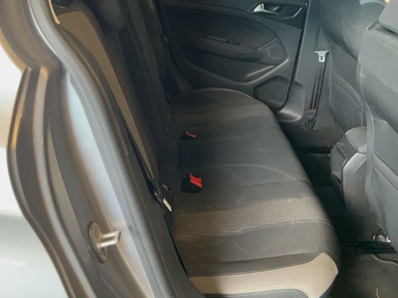 Peugeot 308 1.6 Blue-HDi Style — zdjęcie 14