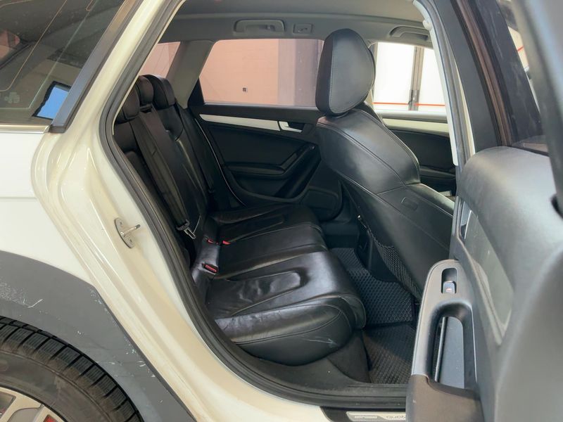 Audi A4 Allroad 3.0 V6 TDI — zdjęcie 14