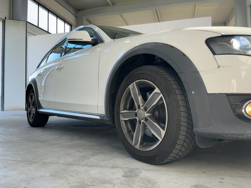 Audi A4 Allroad 3.0 V6 TDI — zdjęcie 8