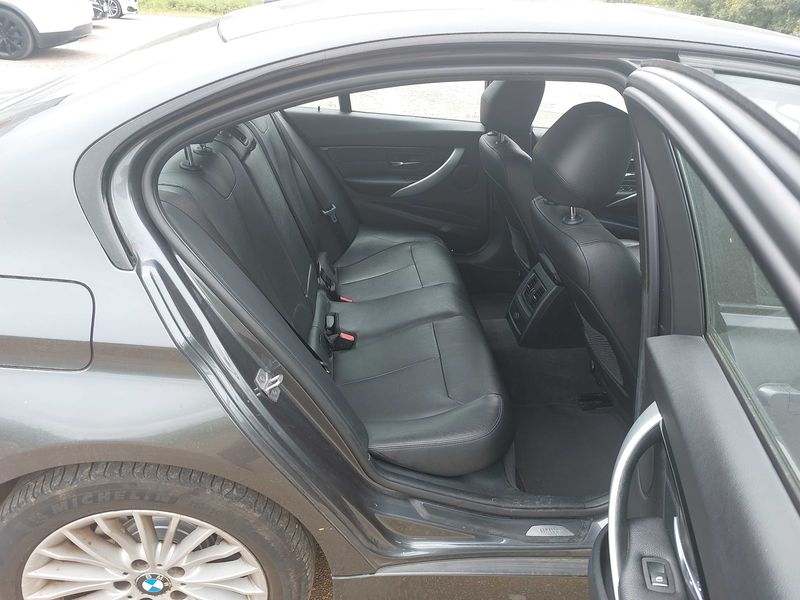 BMW 3er 318d Luxury Line 2016 – снимка 13