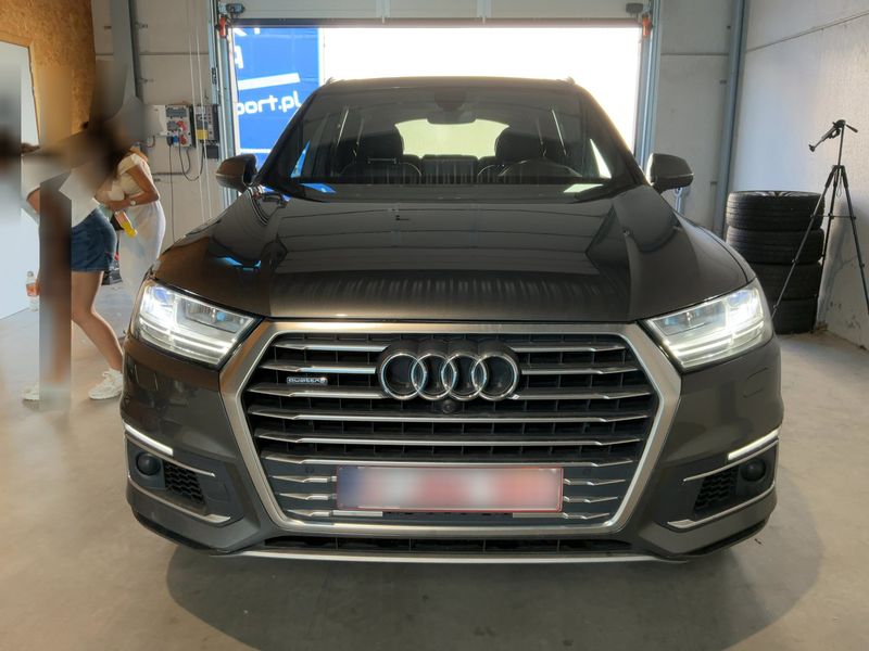 Audi Q7 3.0 TDI e-tron quattro — zdjęcie 9