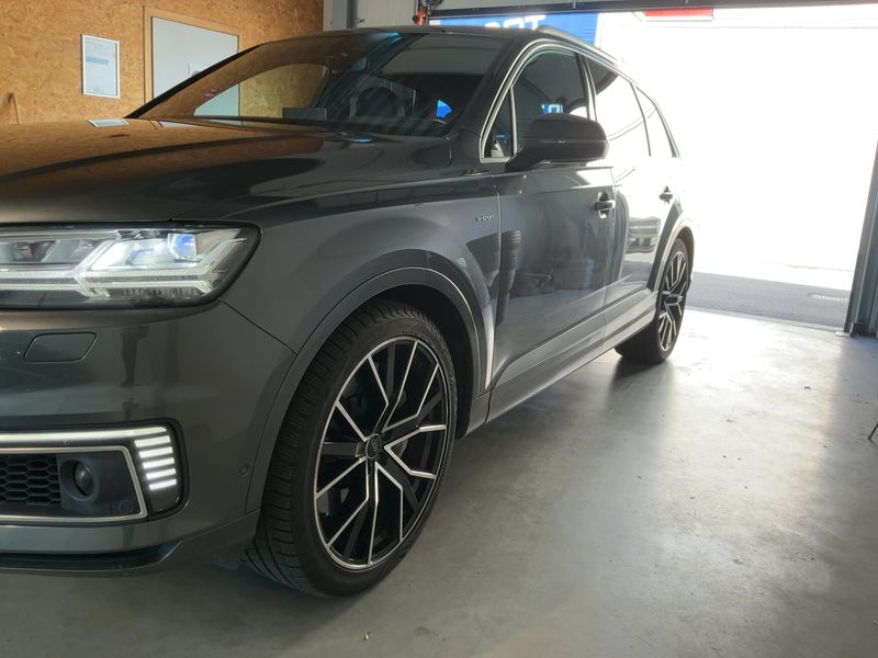 Audi Q7 3.0 TDI e-tron quattro — zdjęcie 2