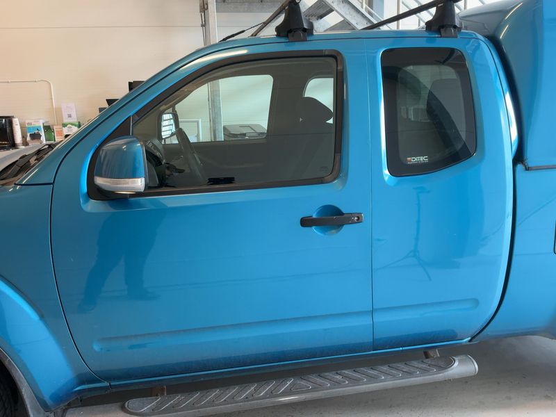 Nissan Navara Pick-up 2.5 dCi King Cab SE 4x4 — zdjęcie 4