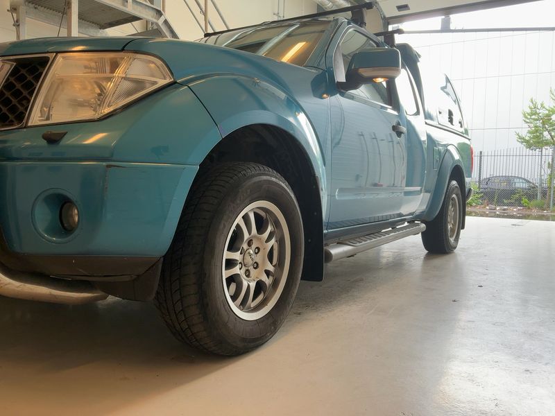 Nissan Navara Pick-up 2.5 dCi King Cab SE 4x4 — zdjęcie 2