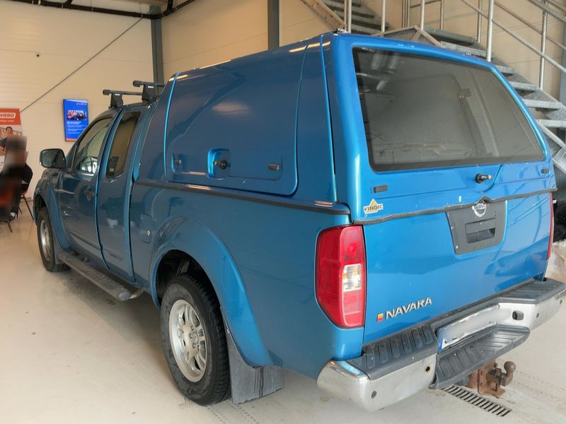Nissan Navara Pick-up 2.5 dCi King Cab SE 4x4 — zdjęcie 3
