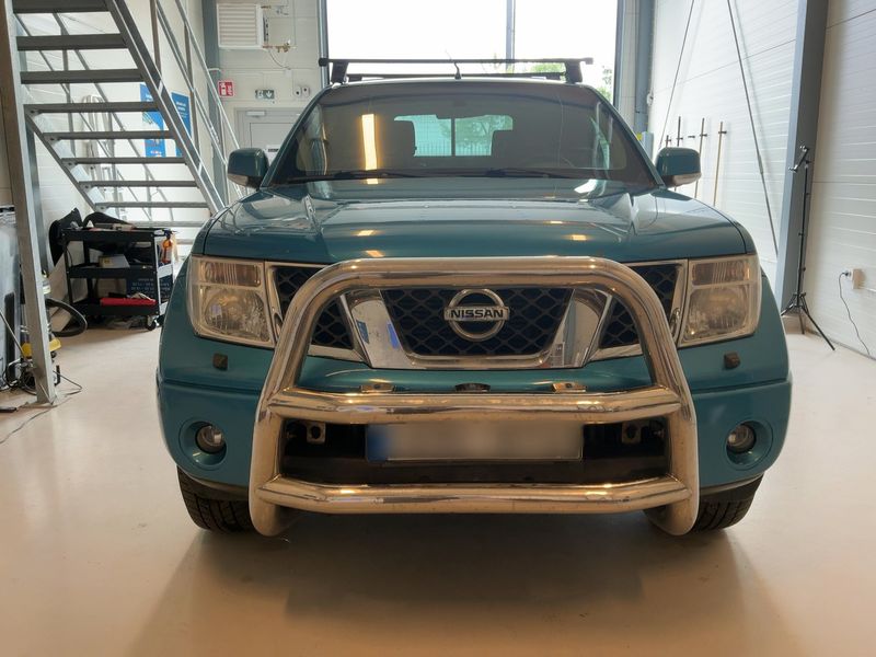 Nissan Navara Pick-up 2.5 dCi King Cab SE 4x4 — zdjęcie 9
