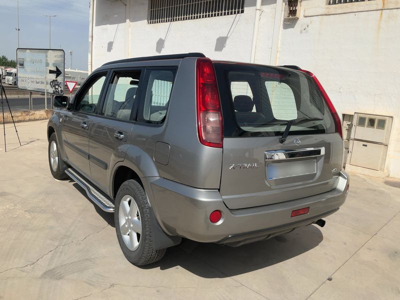 Nissan X-Trail 2.2 dCi Comfort — zdjęcie 3